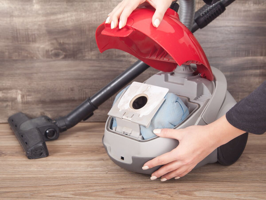 À quelle fréquence changer le sac de mon aspirateur?